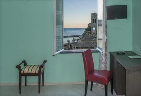 فندق Stella Della Marina مونتيروسّو ال ماري المظهر الخارجي الصورة